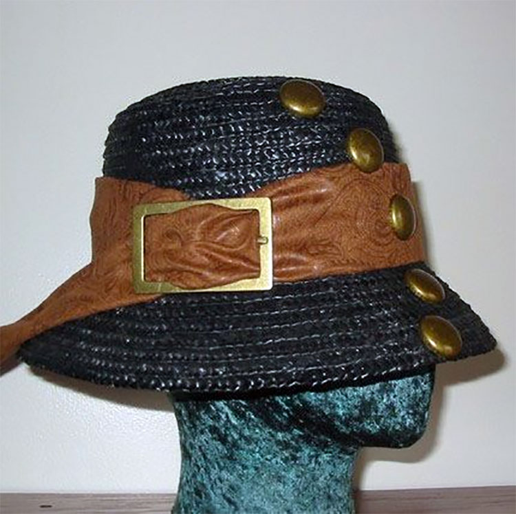 女探险家时钟帽子