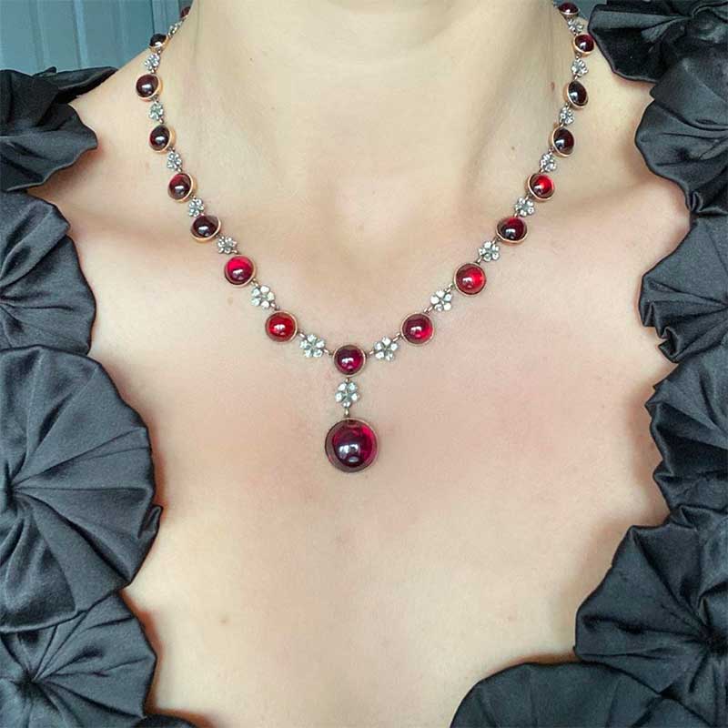 Victorian garnet and quartz necklace