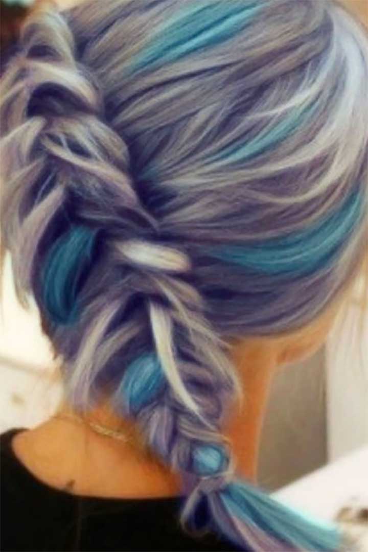 灰色,蓝色和银色的头发