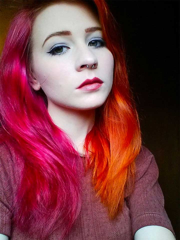 红色和橙色的头发