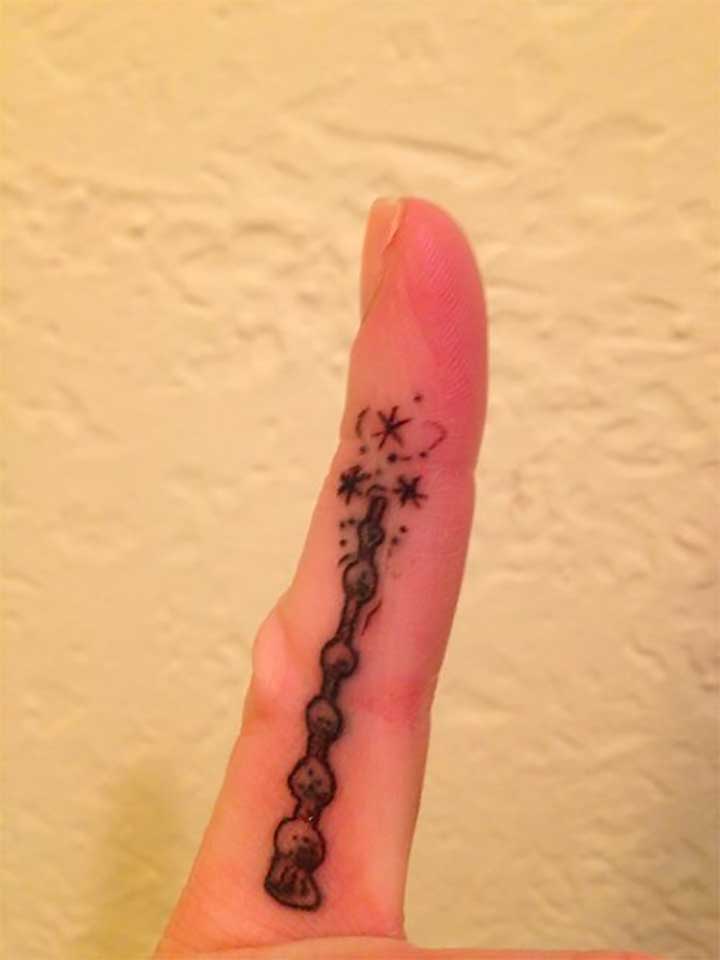哈利波特王手指纹身